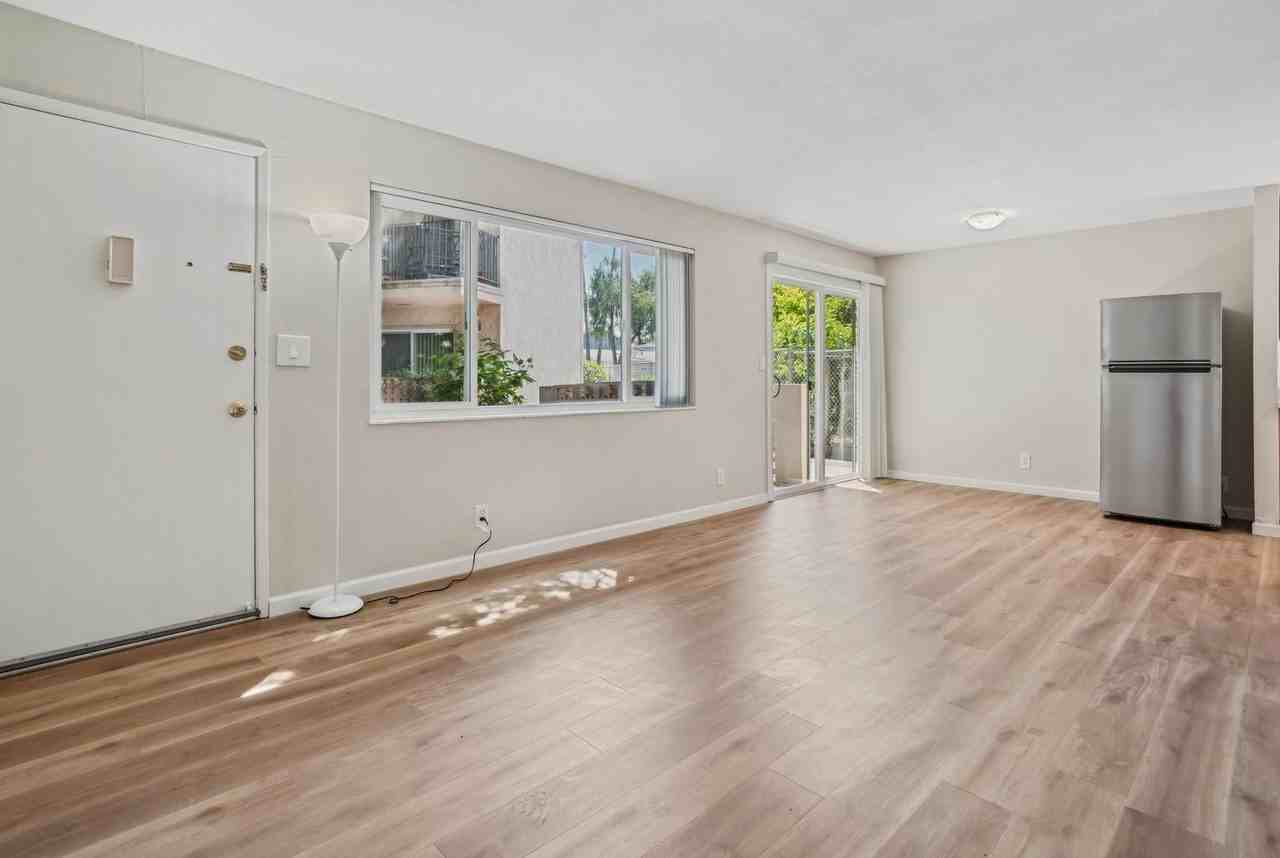 681 Bellflower Avenue - Photo 3 of 9