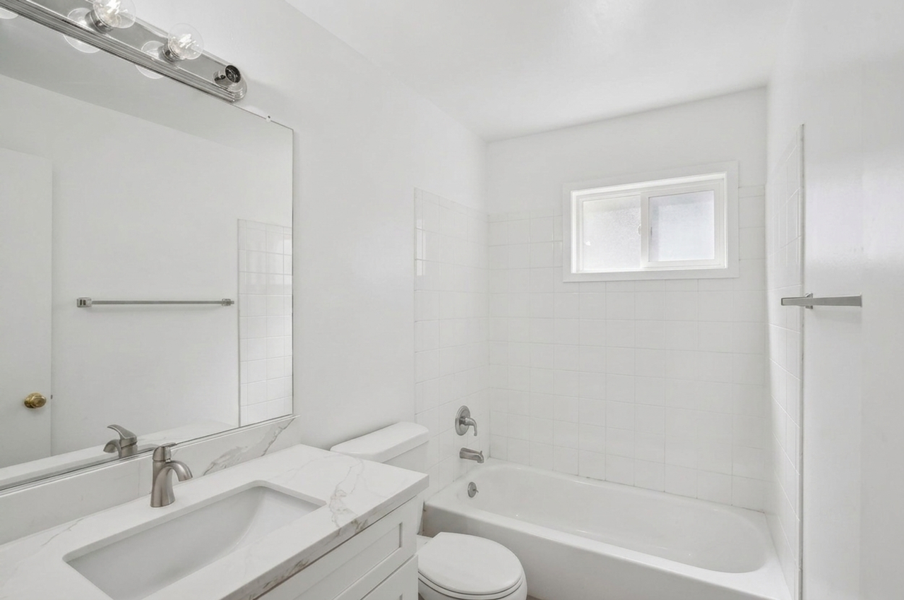681 Bellflower Avenue - Photo 6 of 9