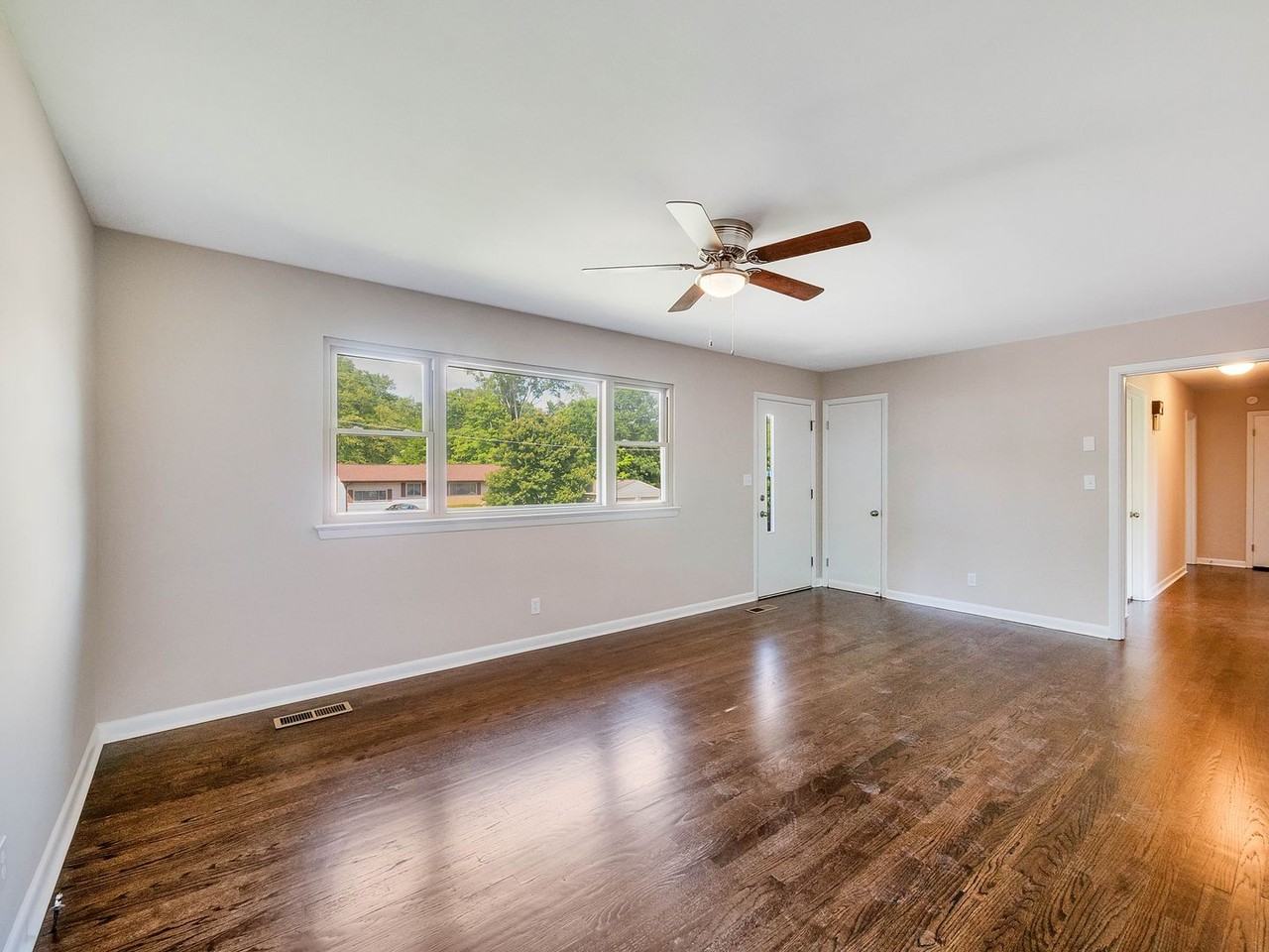 450 Bouton Dr - Photo 3 of 20