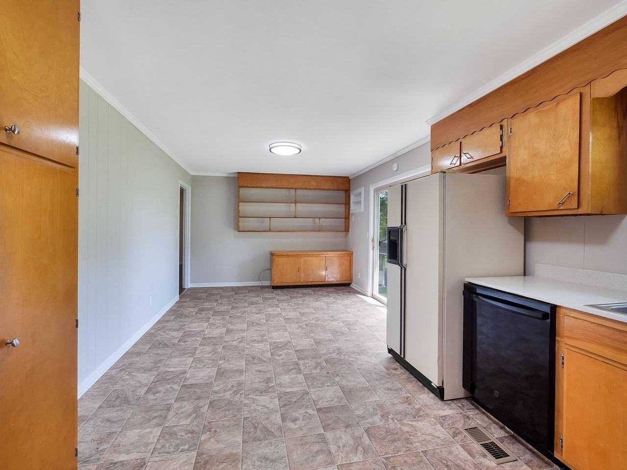 450 Bouton Dr - Photo 7 of 20