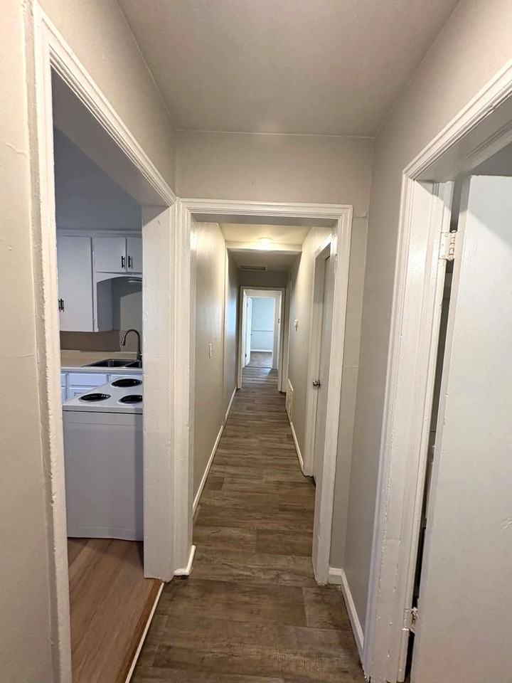 1615 N Holyoke Ave - Photo 2 of 9