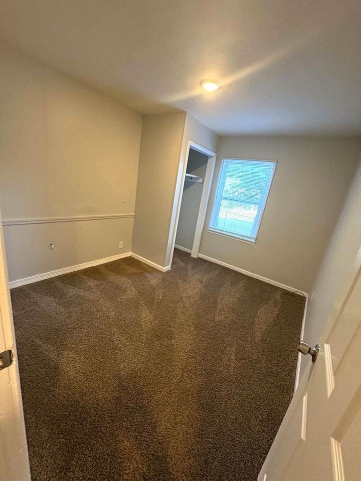 1615 N Holyoke Ave - Photo 7 of 9