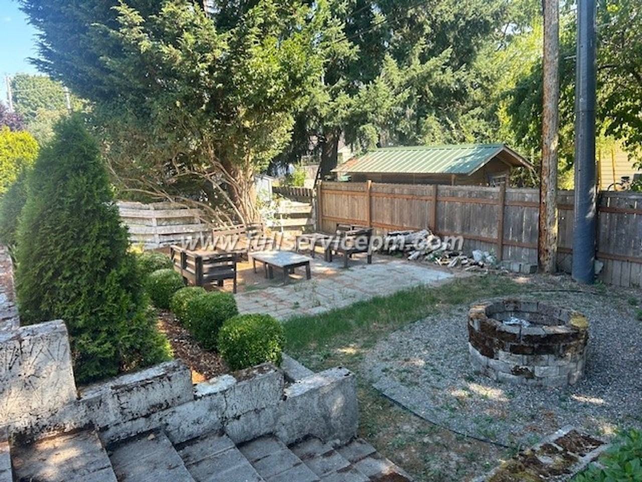 9322 31st Ave Sw - Photo 6 of 40