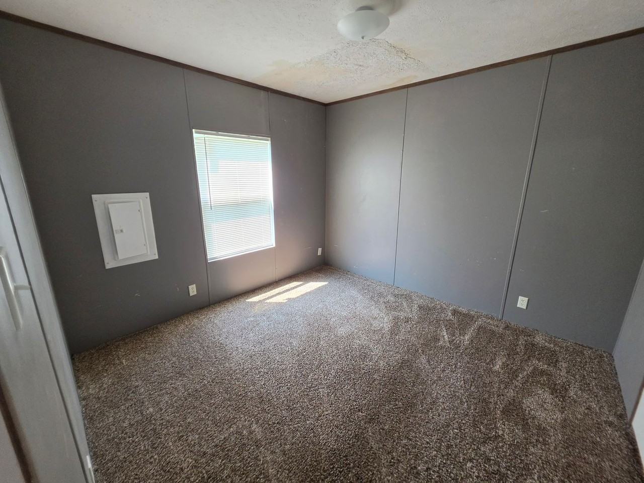 3206 E Elm St - Photo 2 of 5