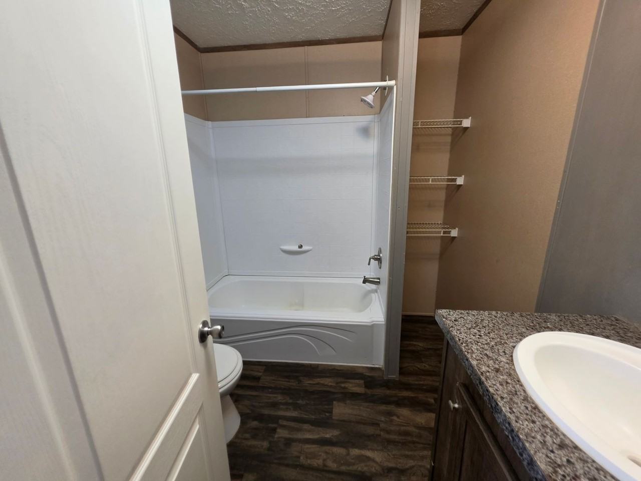 3206 E Elm St - Photo 3 of 5