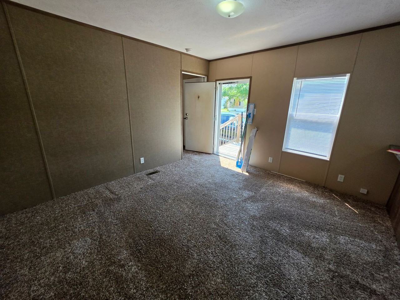 3206 E Elm St - Photo 4 of 5