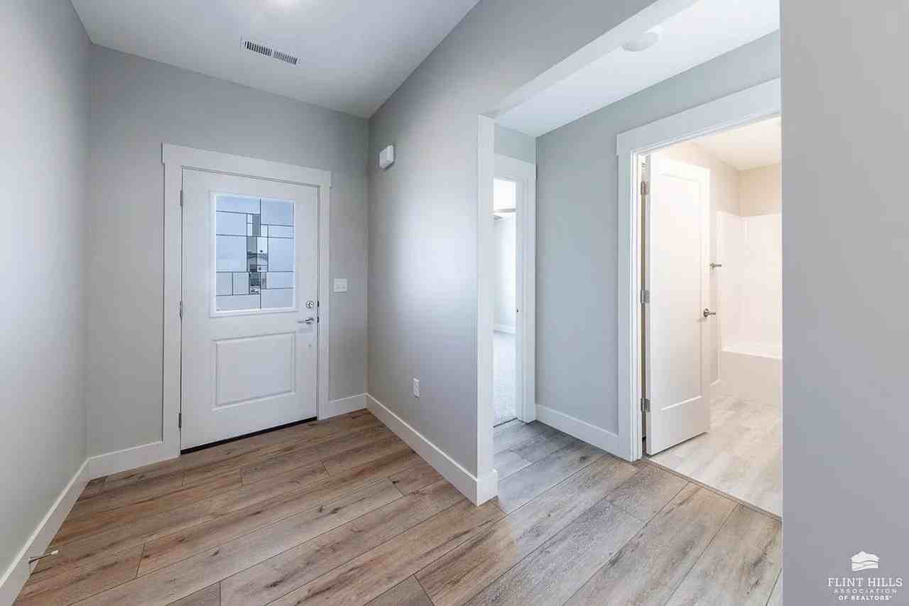 9168 Grammer Ct - Photo 2 of 21