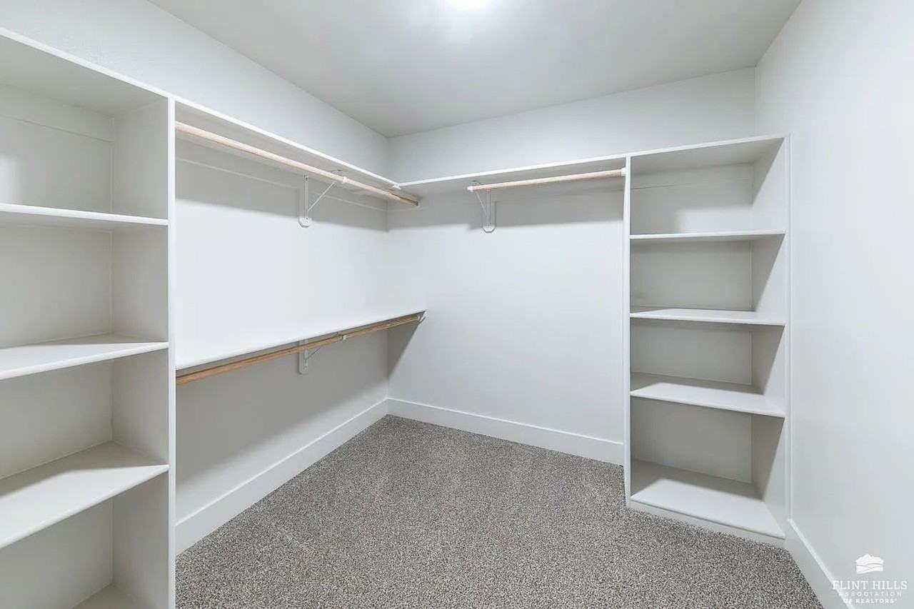 9168 Grammer Ct - Photo 7 of 21