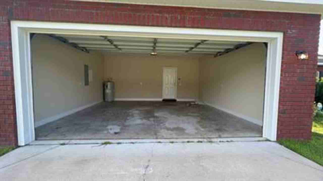 241 Miller St Ne - Photo 3 of 21