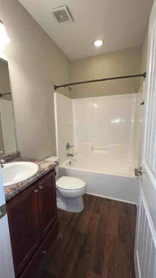 241 Miller St Ne - Photo 7 of 21