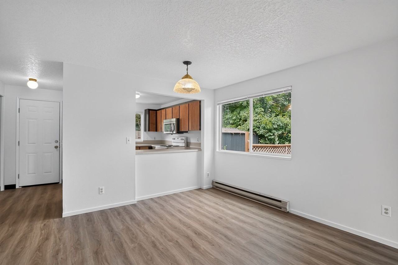 2114 A St #4 - Photo 6 of 13