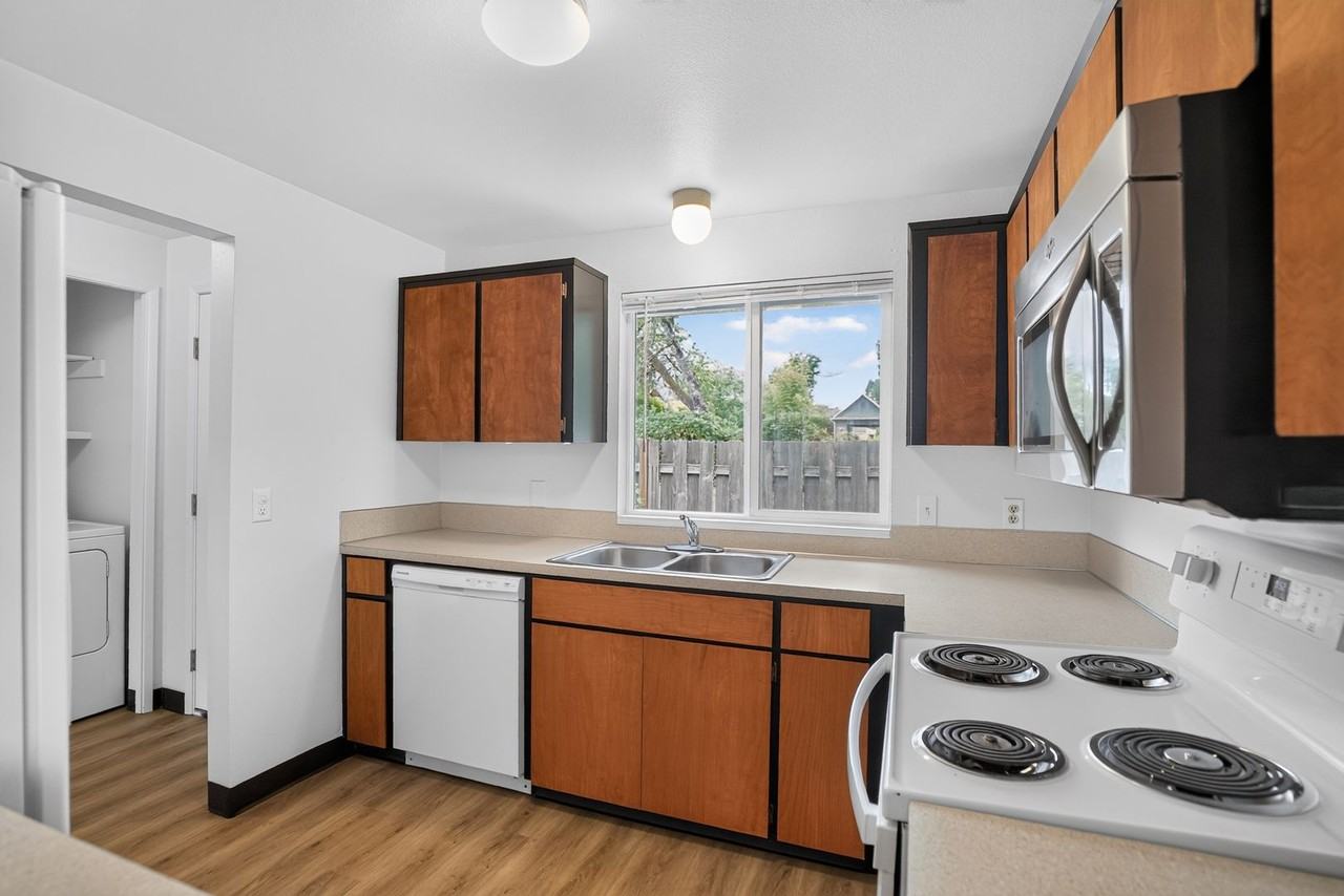 2114 A St #4 - Photo 7 of 13