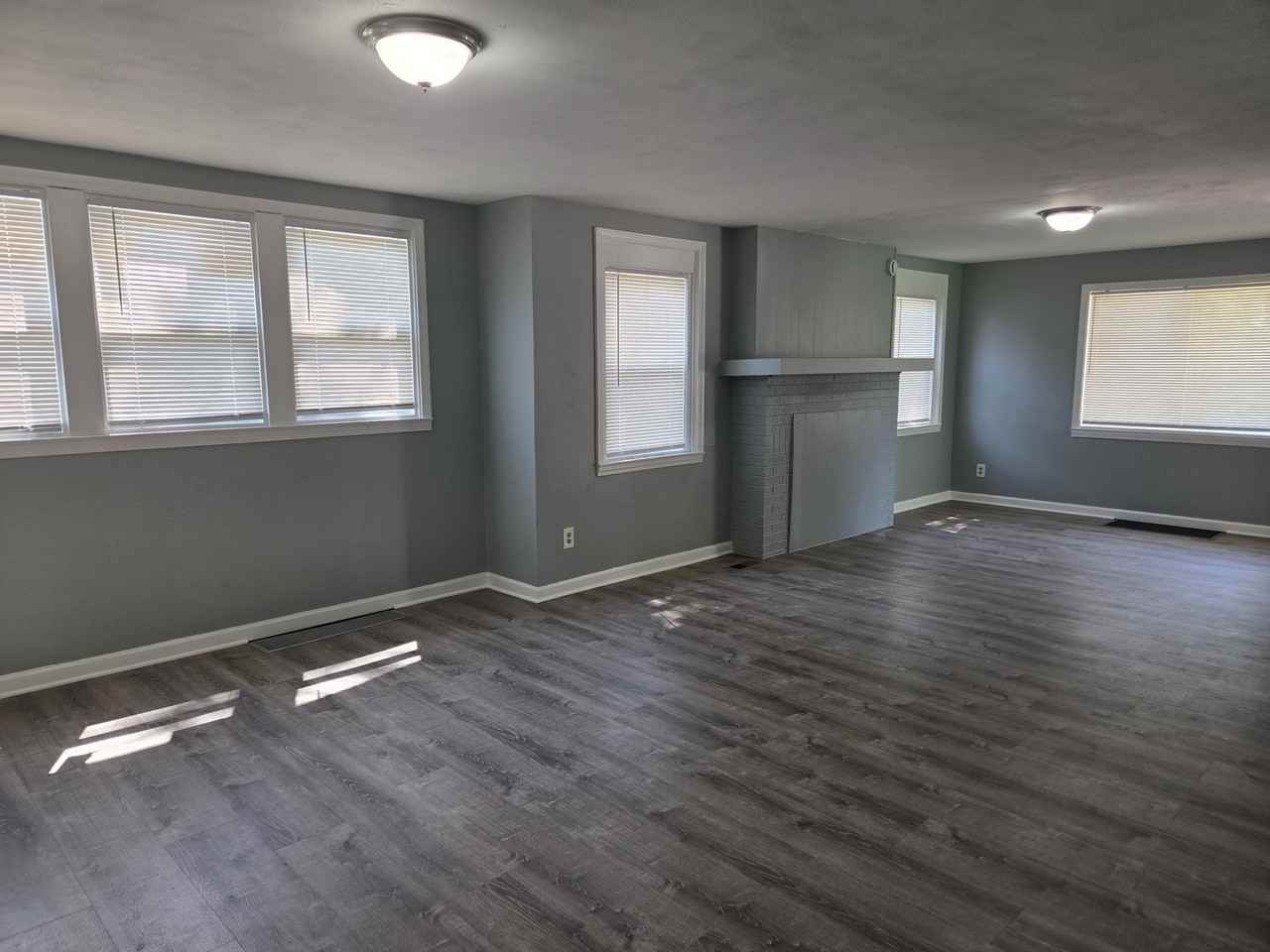 2806 Ne Madison Ave - Photo 2 of 8