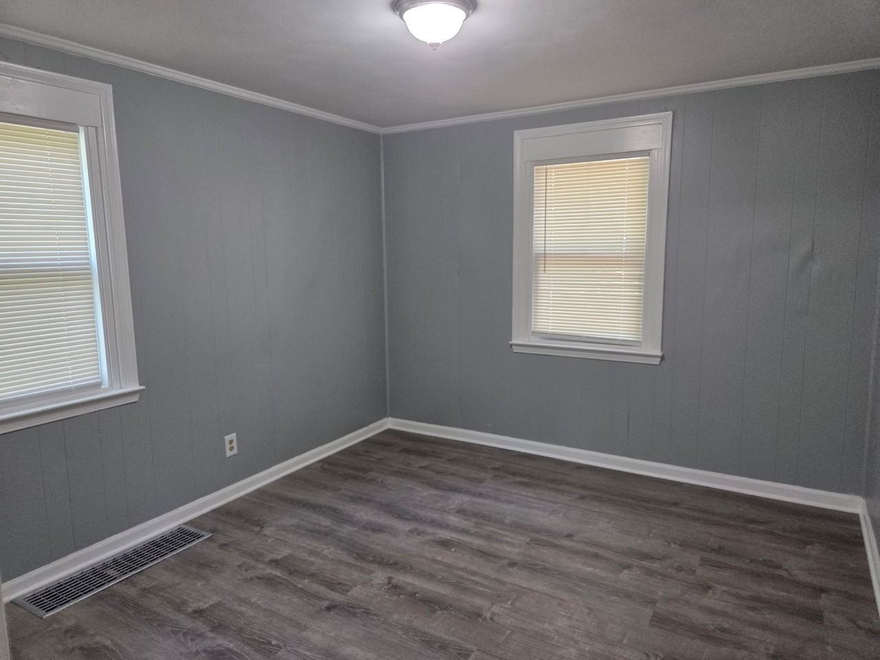 2806 Ne Madison Ave - Photo 4 of 8