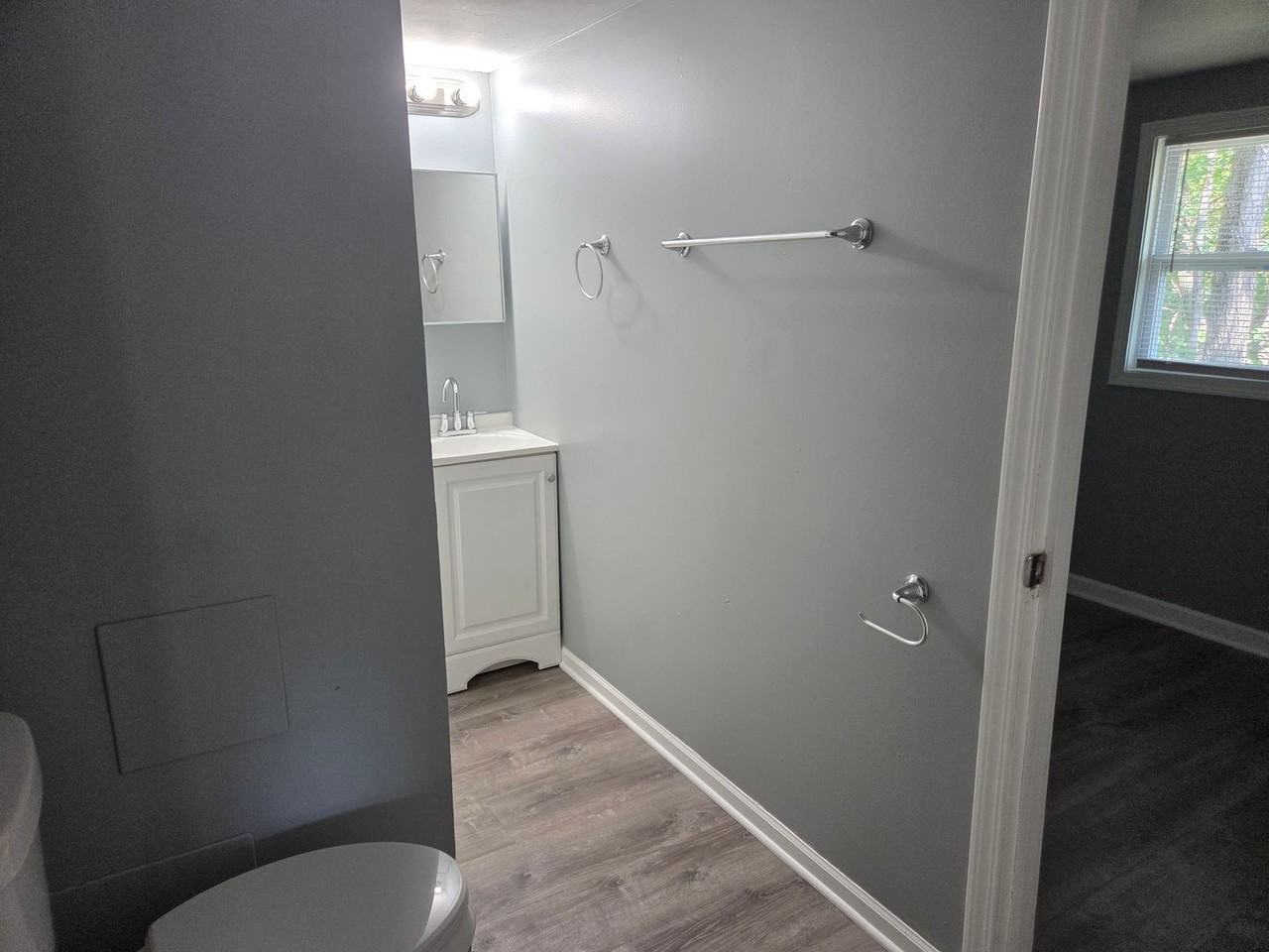 2806 Ne Madison Ave - Photo 7 of 8