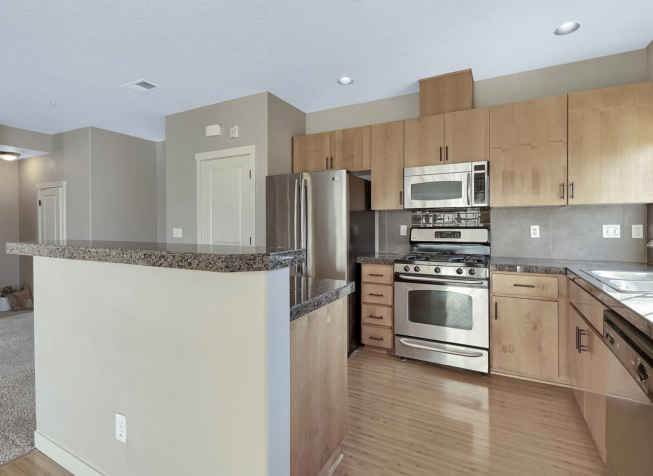 780 Ne Adwick Dr - Photo 6 of 35