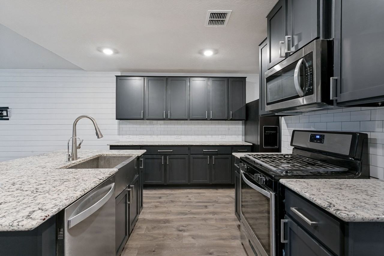 9908 Bratten Rise - Photo 7 of 25