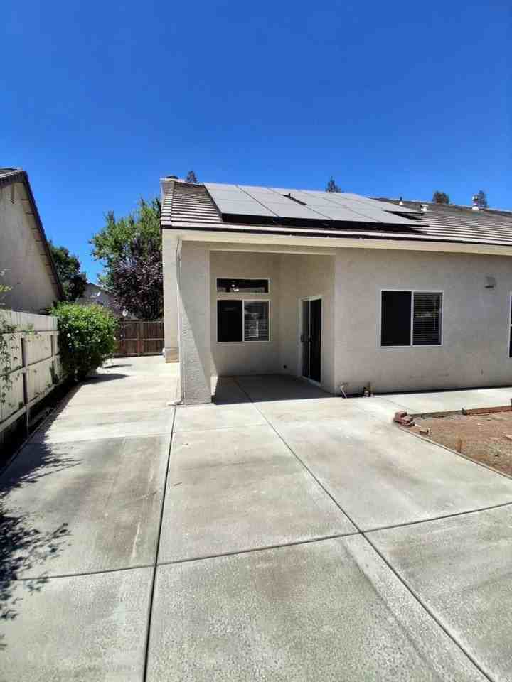 10374 N Sierra Vista Ave - Photo 3 of 10