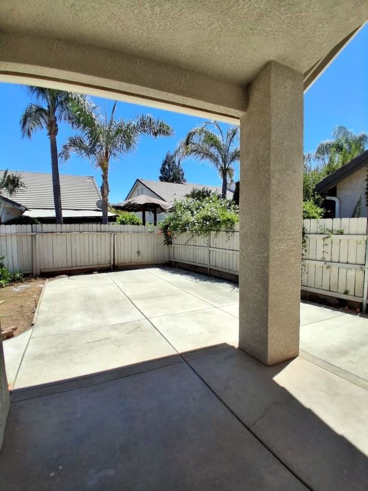 10374 N Sierra Vista Ave - Photo 4 of 10