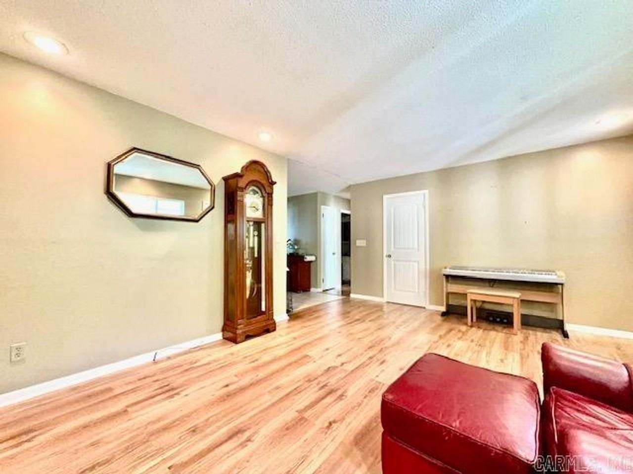 307 N Union Ave - Photo 4 of 16