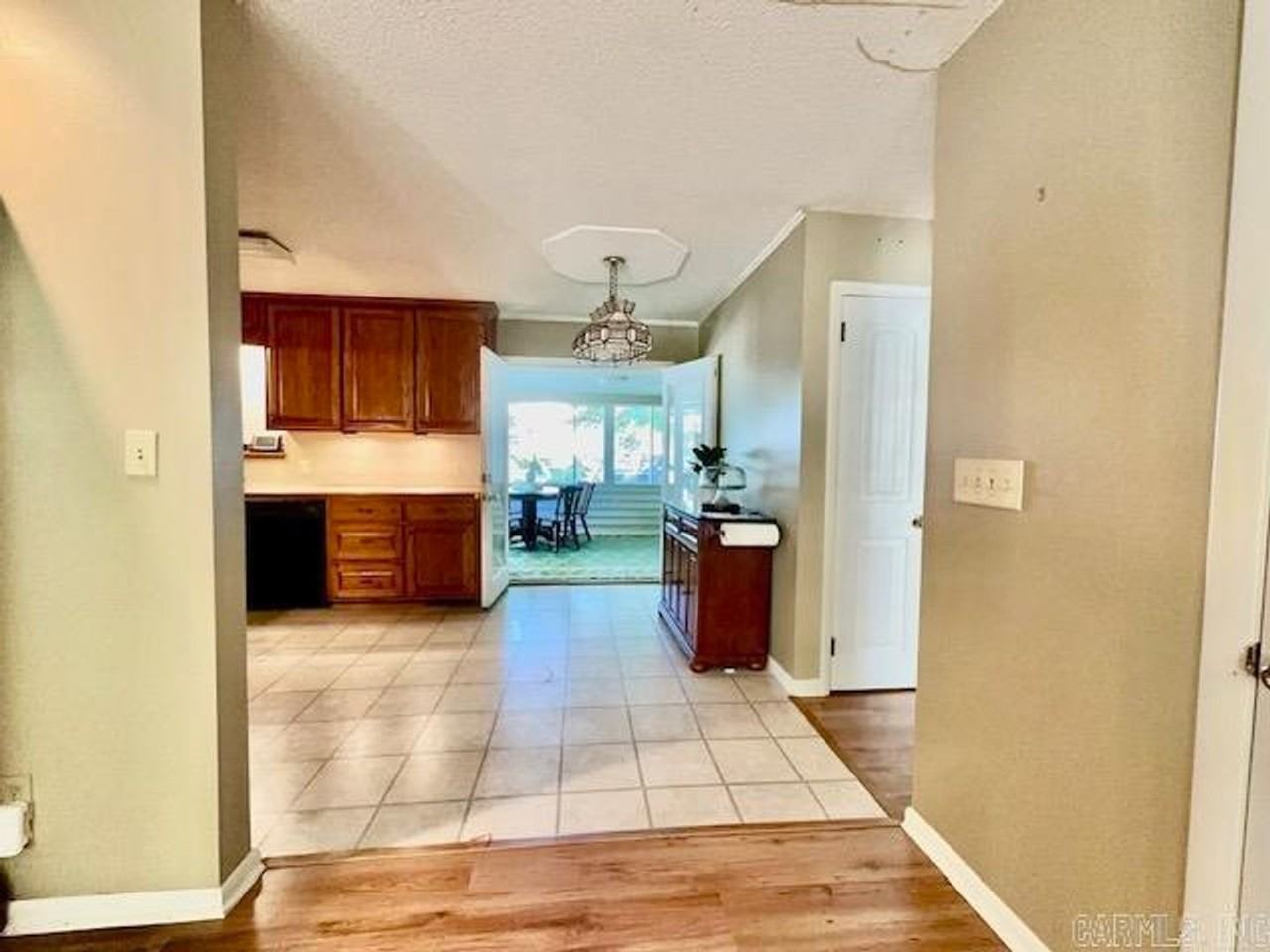 307 N Union Ave - Photo 5 of 16