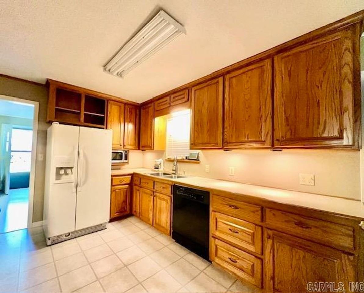 307 N Union Ave - Photo 6 of 16