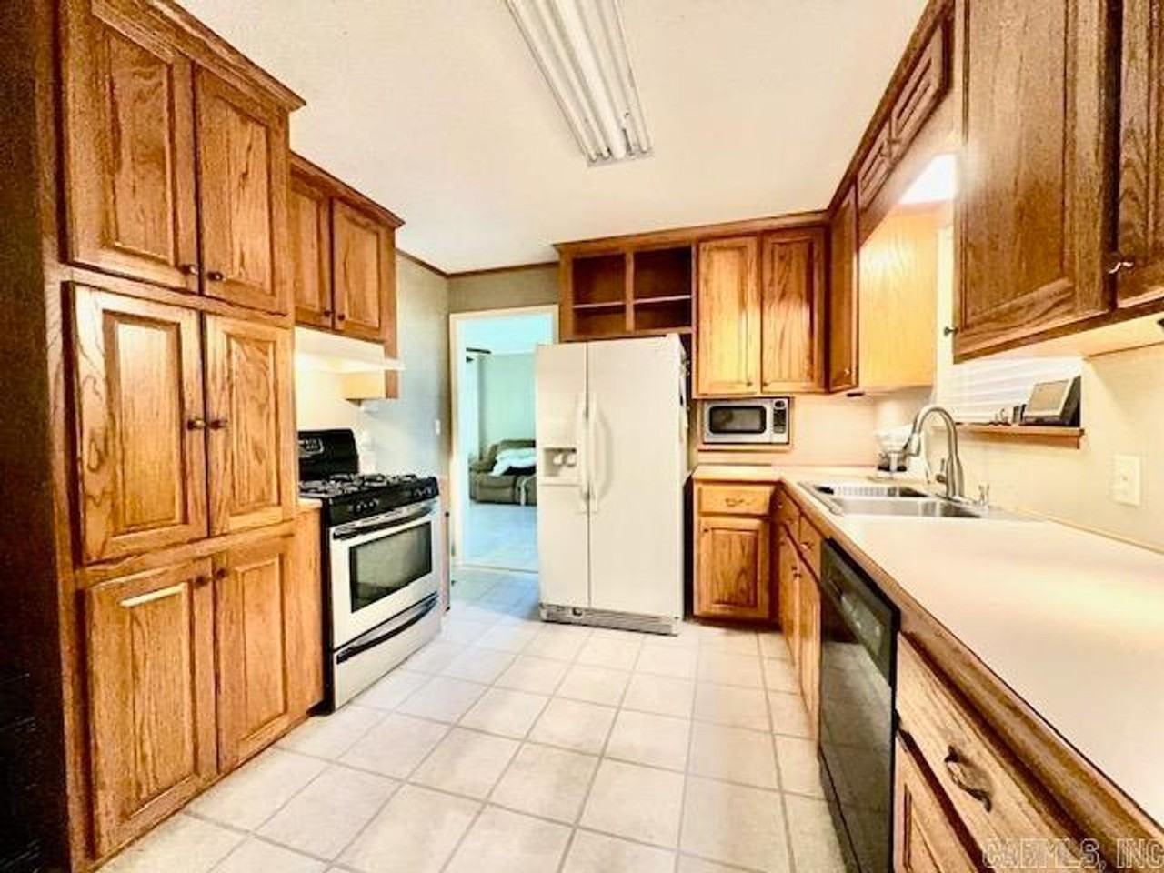 307 N Union Ave - Photo 7 of 16