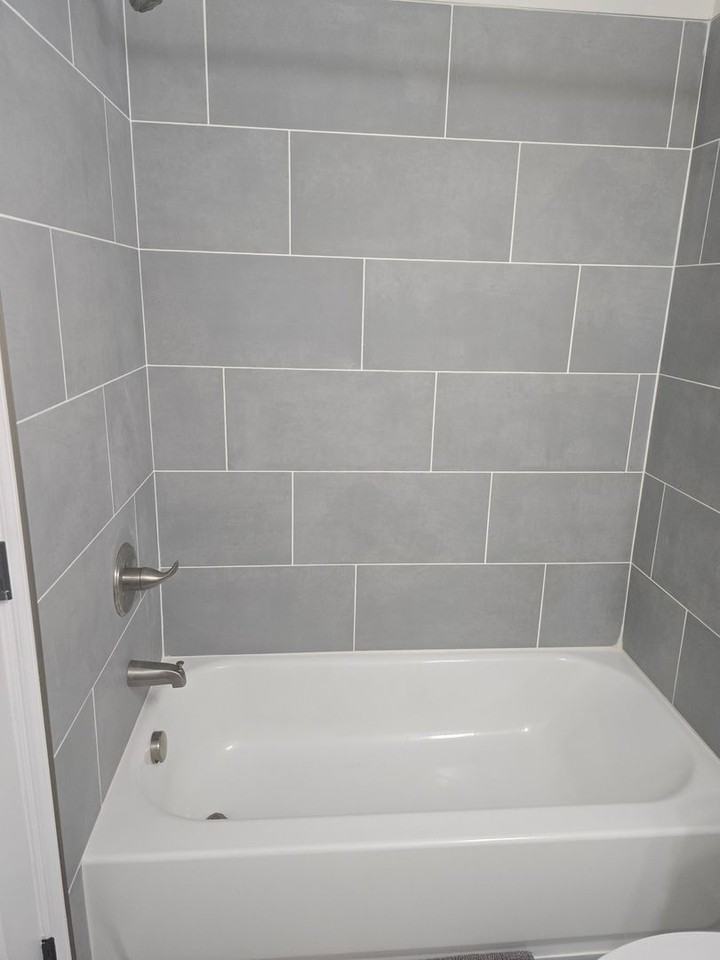 516 N Carrollton Ave - Photo 3 of 11