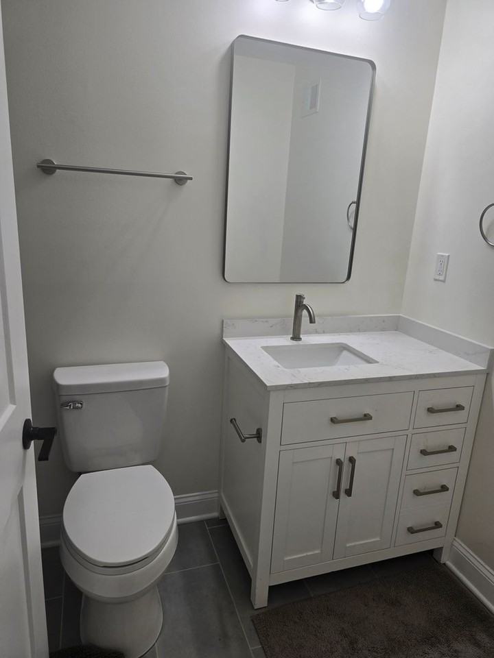 516 N Carrollton Ave - Photo 4 of 11