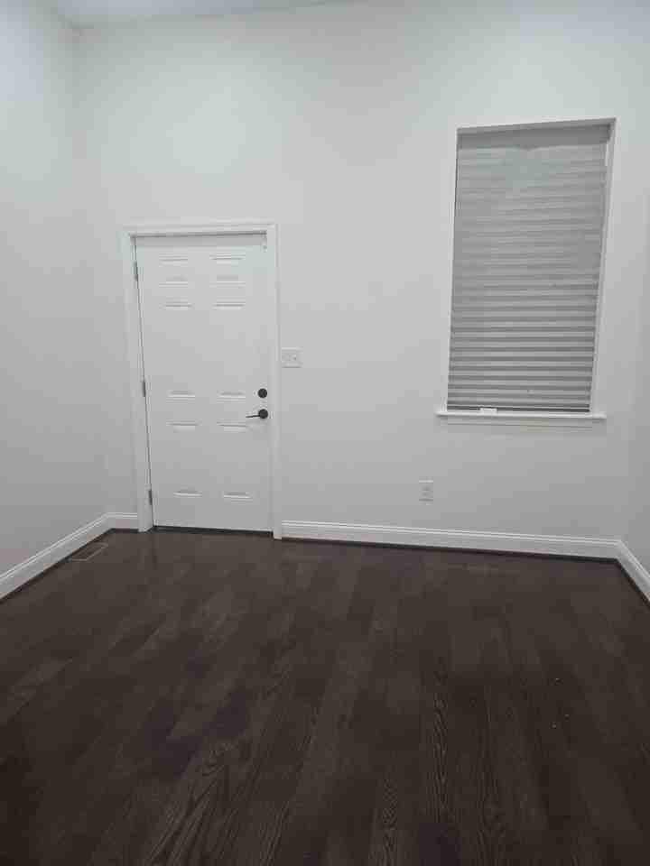 516 N Carrollton Ave - Photo 6 of 11