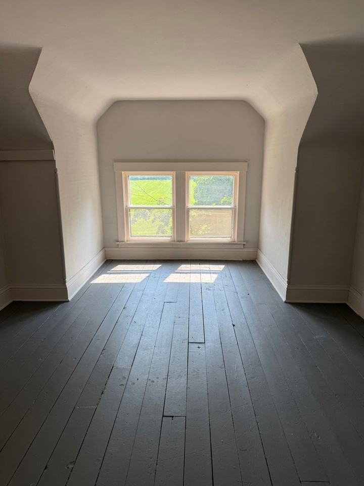 23216 Bergen Rd - Photo 2 of 21