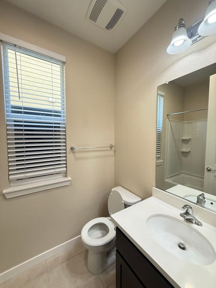 1261 Damasco Ln - Photo 4 of 16