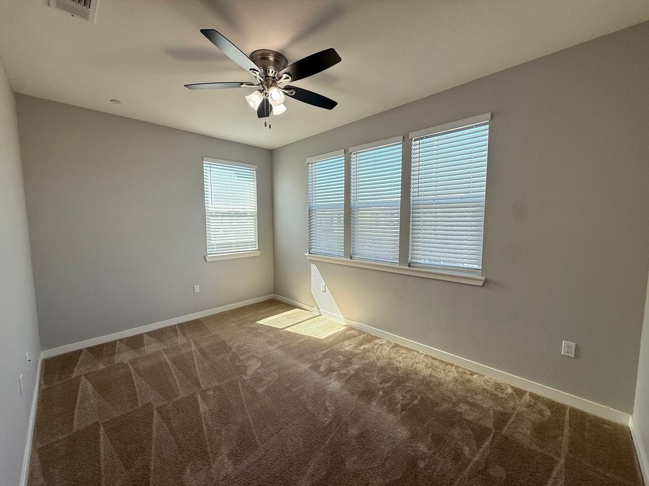 1261 Damasco Ln - Photo 7 of 16