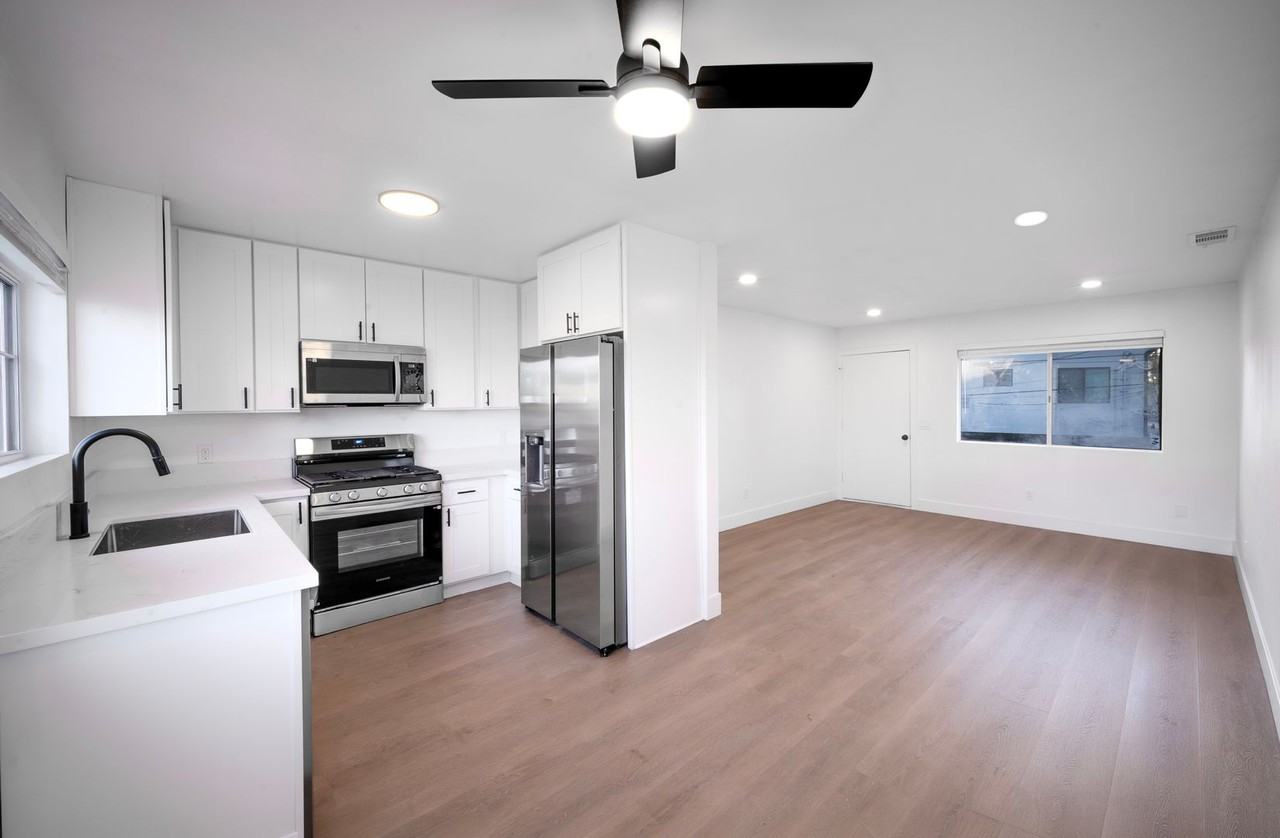 4122 Bannock Ave - Photo 3 of 11