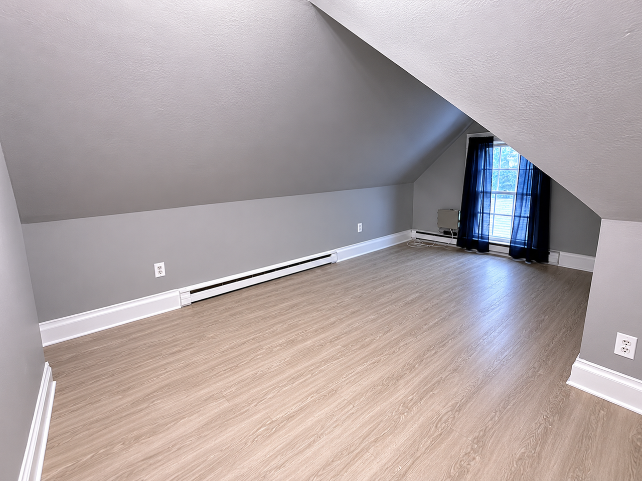 306 Broadway Ave - Photo 2 of 11