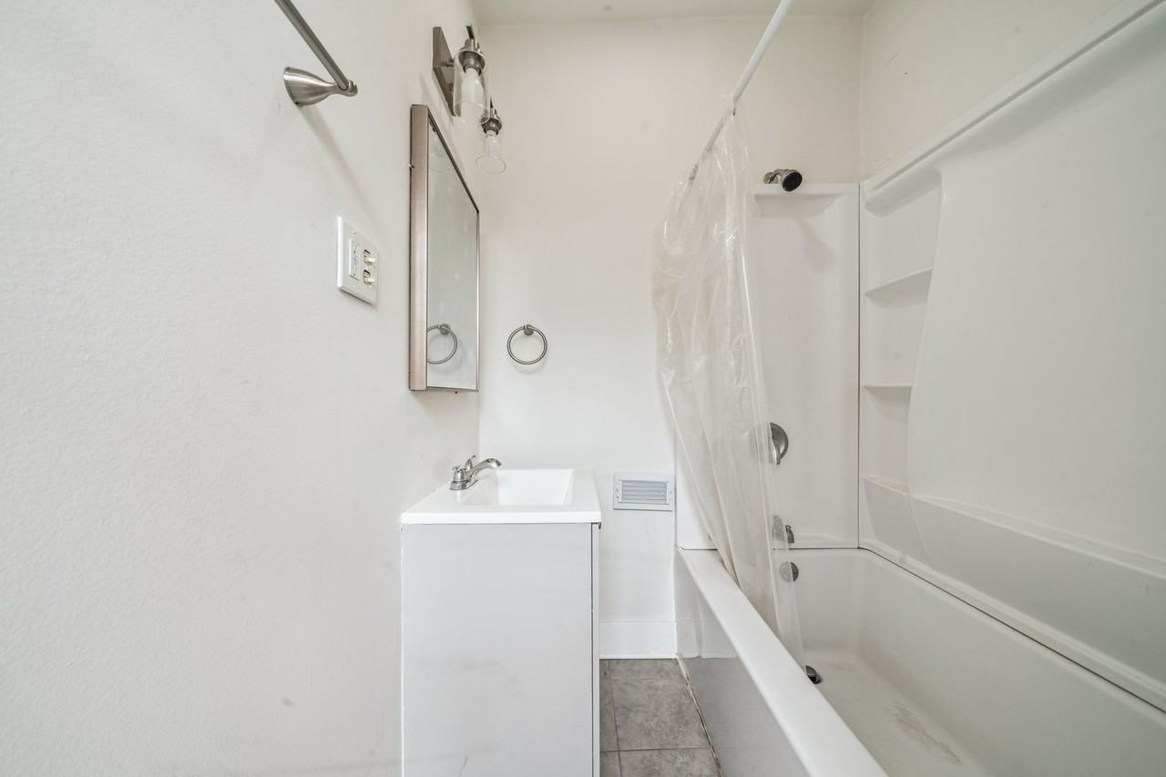 2819 Spring Garden Ave - Photo 7 of 25