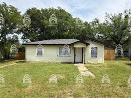 featured image of 301 Gose Lee Ln #1