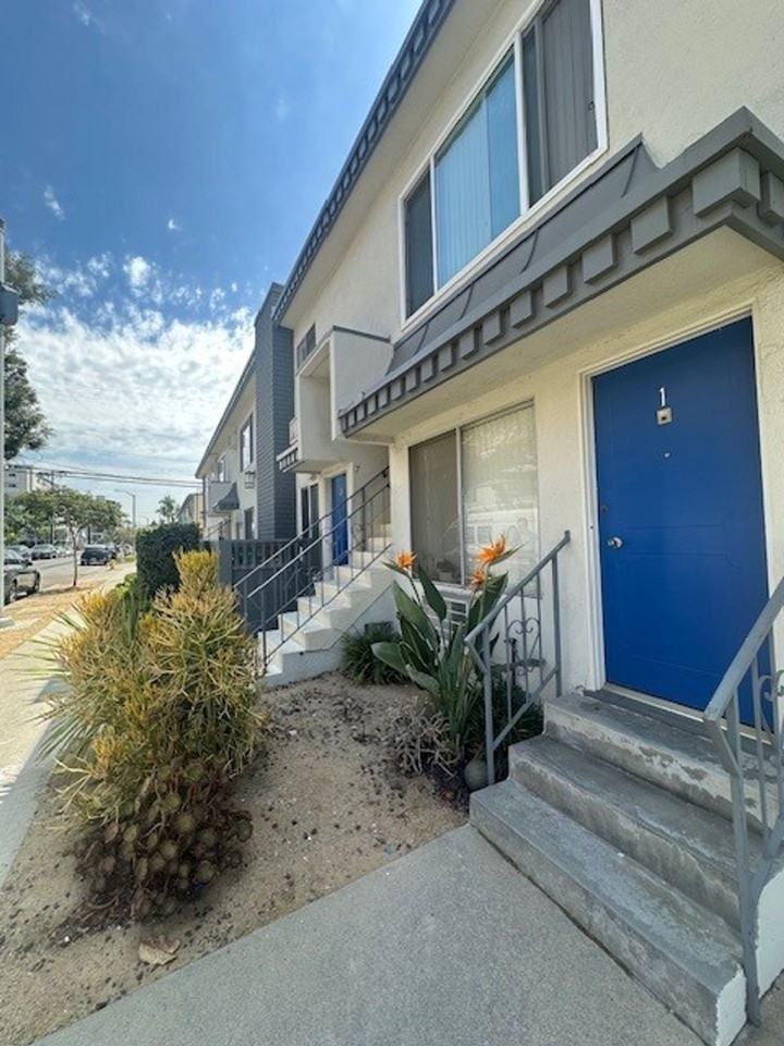 3602 KEYSTONE AVE - Photo 2 of 2