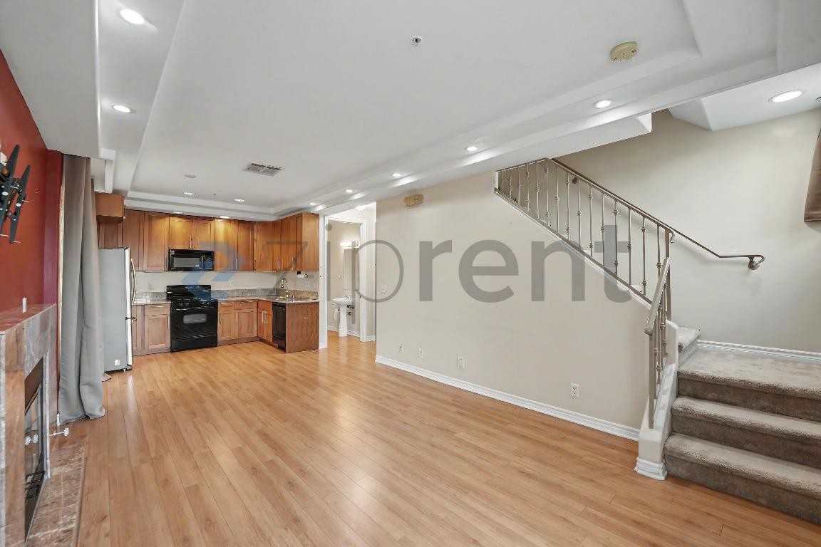 12042 Hart St #5 - Photo 6 of 19