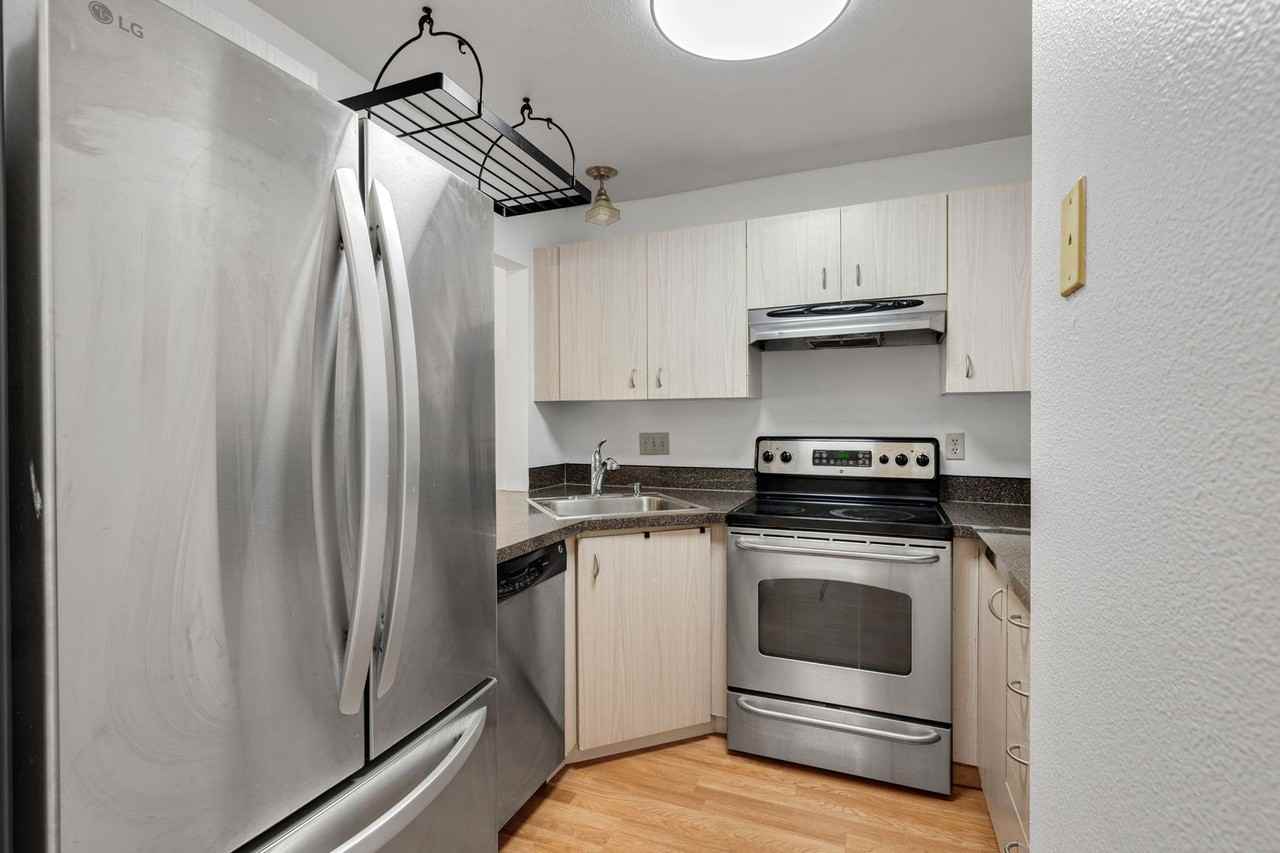 5300 Harbour Pointe Blvd #310F - Photo 3 of 29