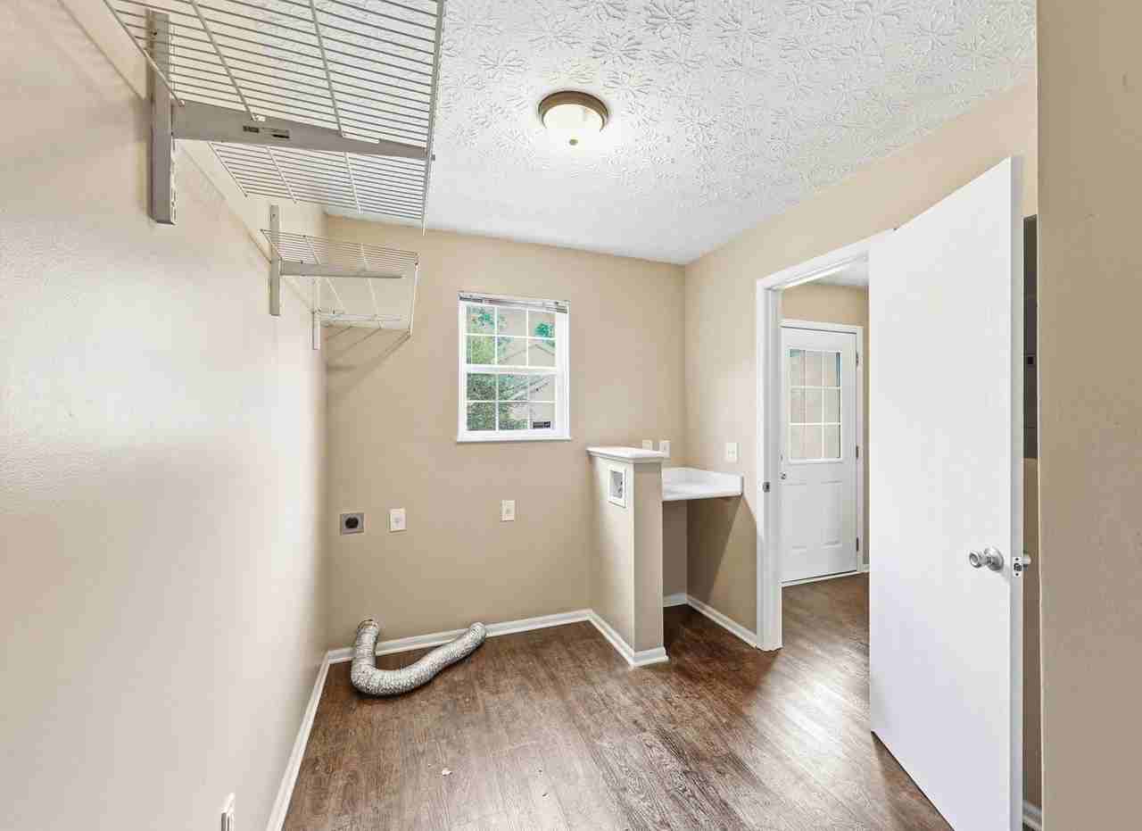 4659 Parrau Dr - Photo 4 of 21