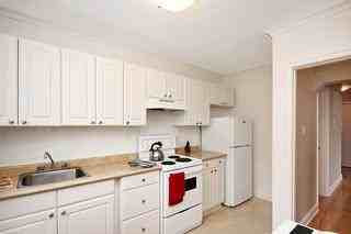 400 Carmen Ave - Photo 2 of 11