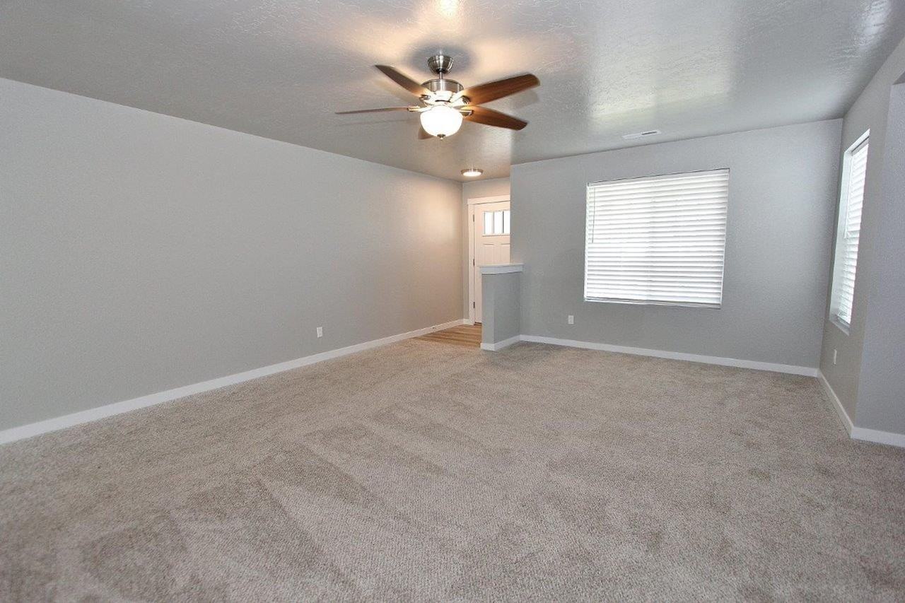 2130 N Morello Ave - Photo 4 of 25