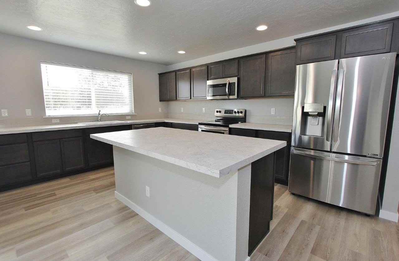 2130 N Morello Ave - Photo 6 of 25