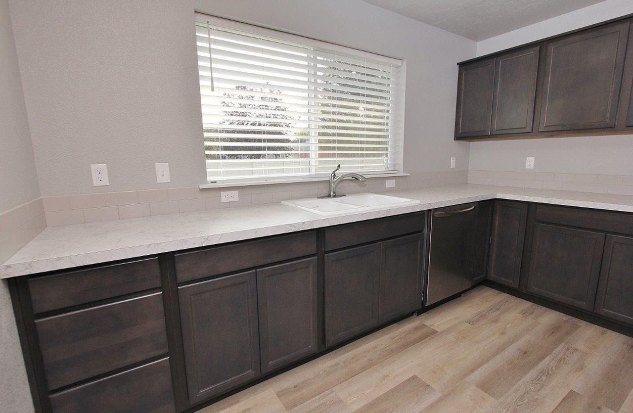 2130 N Morello Ave - Photo 7 of 25