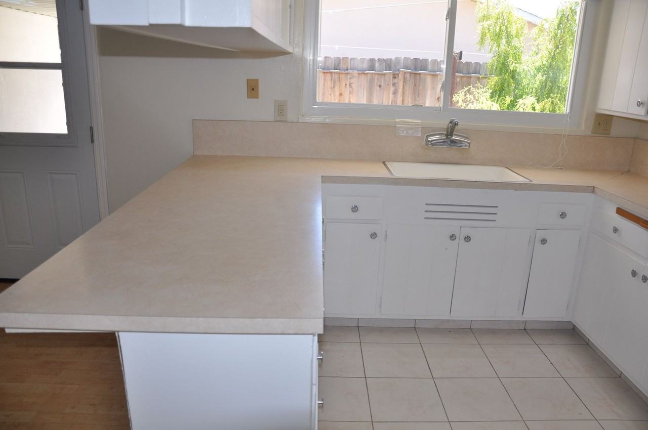 1218 Sandia Ave - Photo 3 of 19