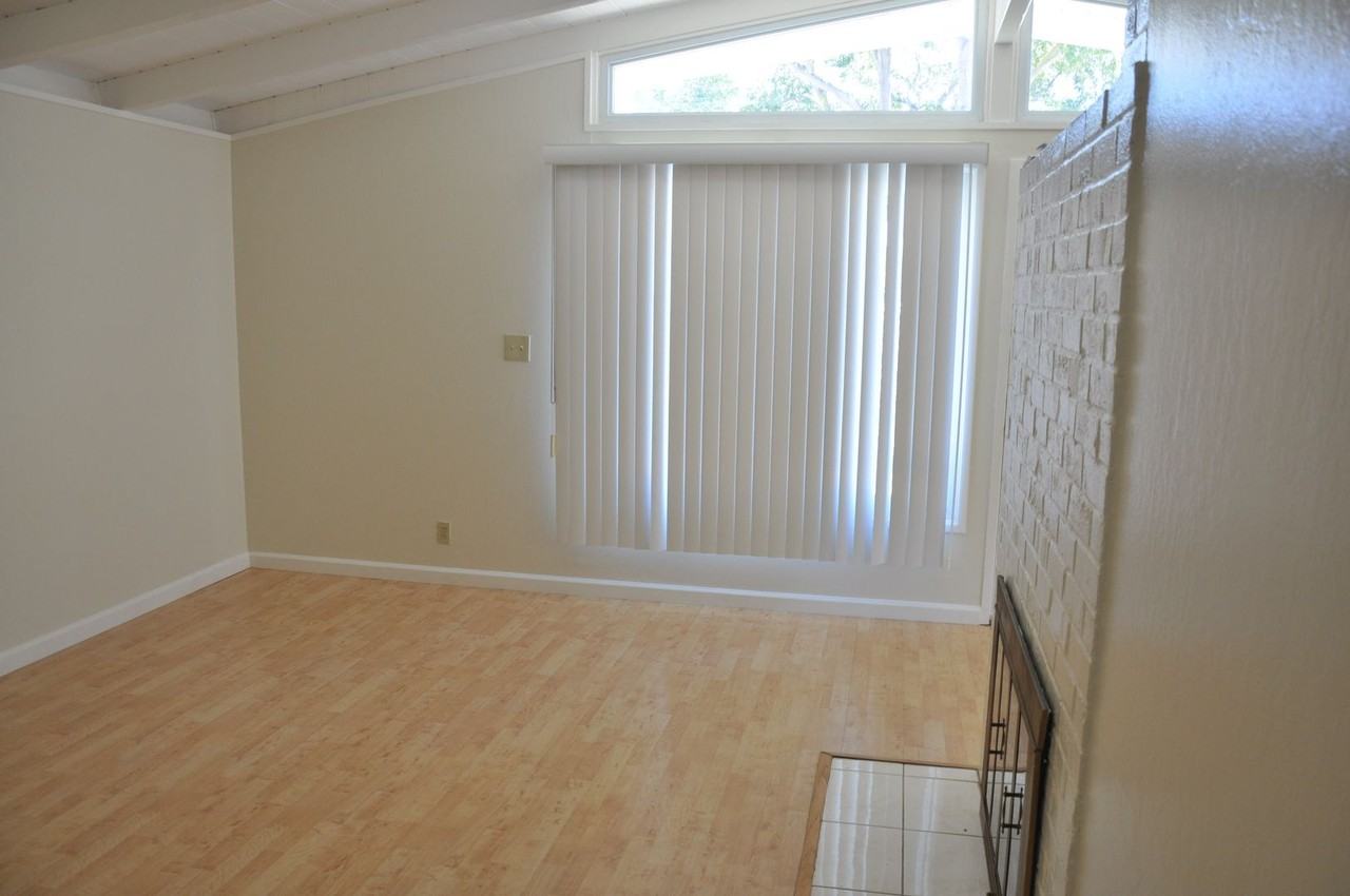 1218 Sandia Ave - Photo 7 of 19