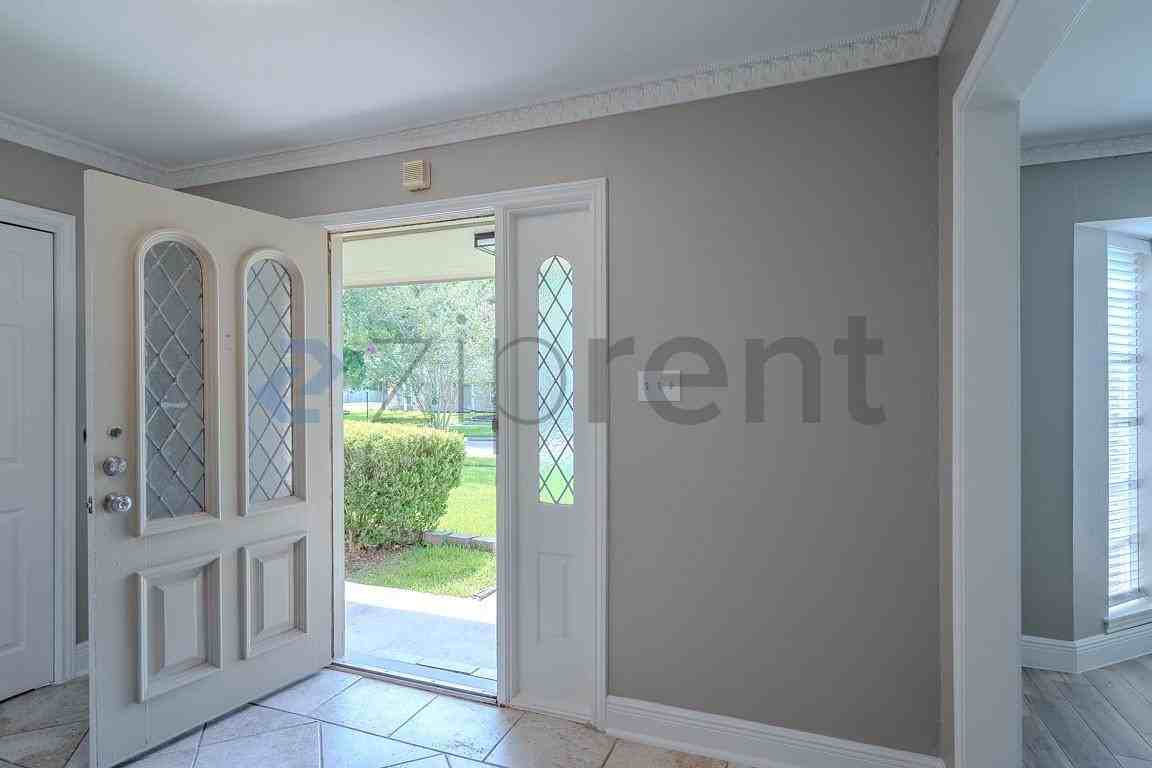 9006 Weymouth Dr - Photo 6 of 24