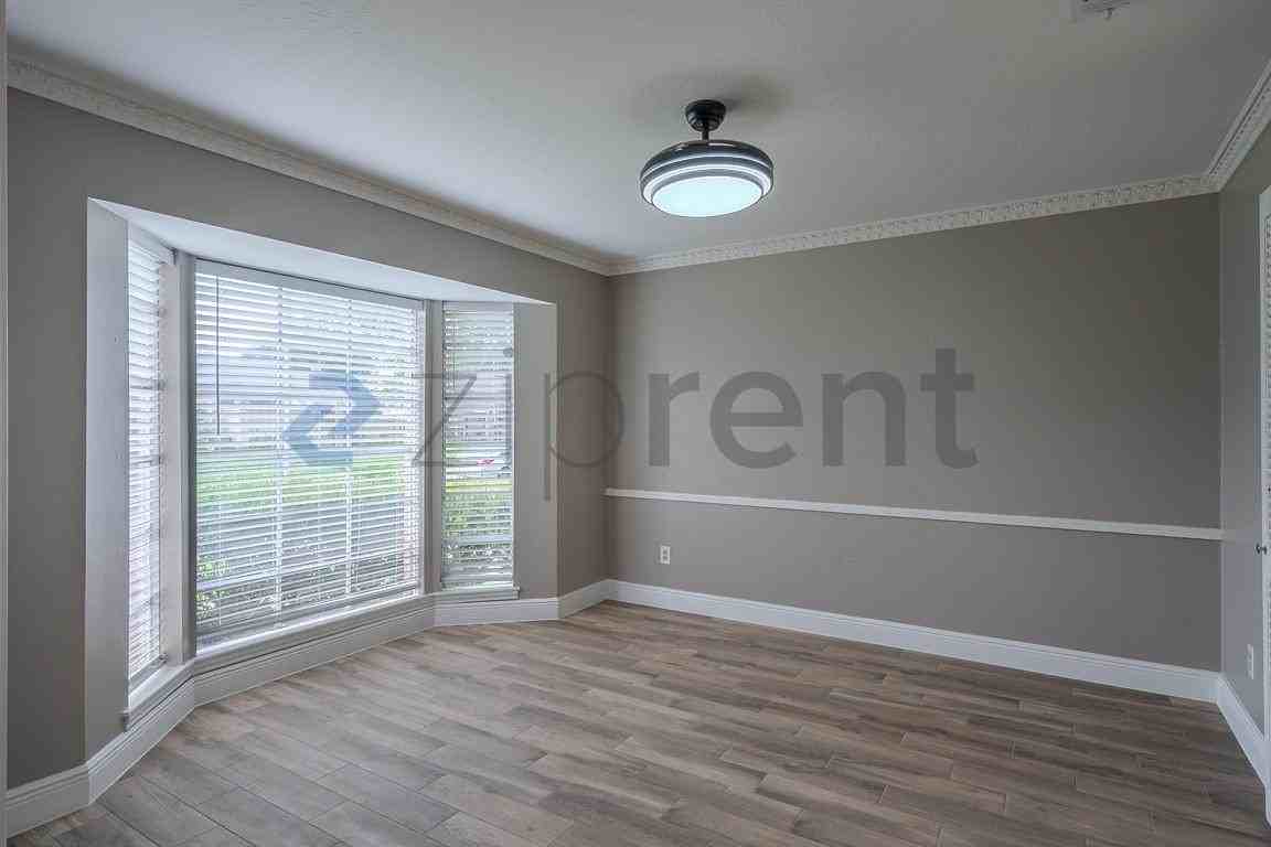 9006 Weymouth Dr - Photo 7 of 24