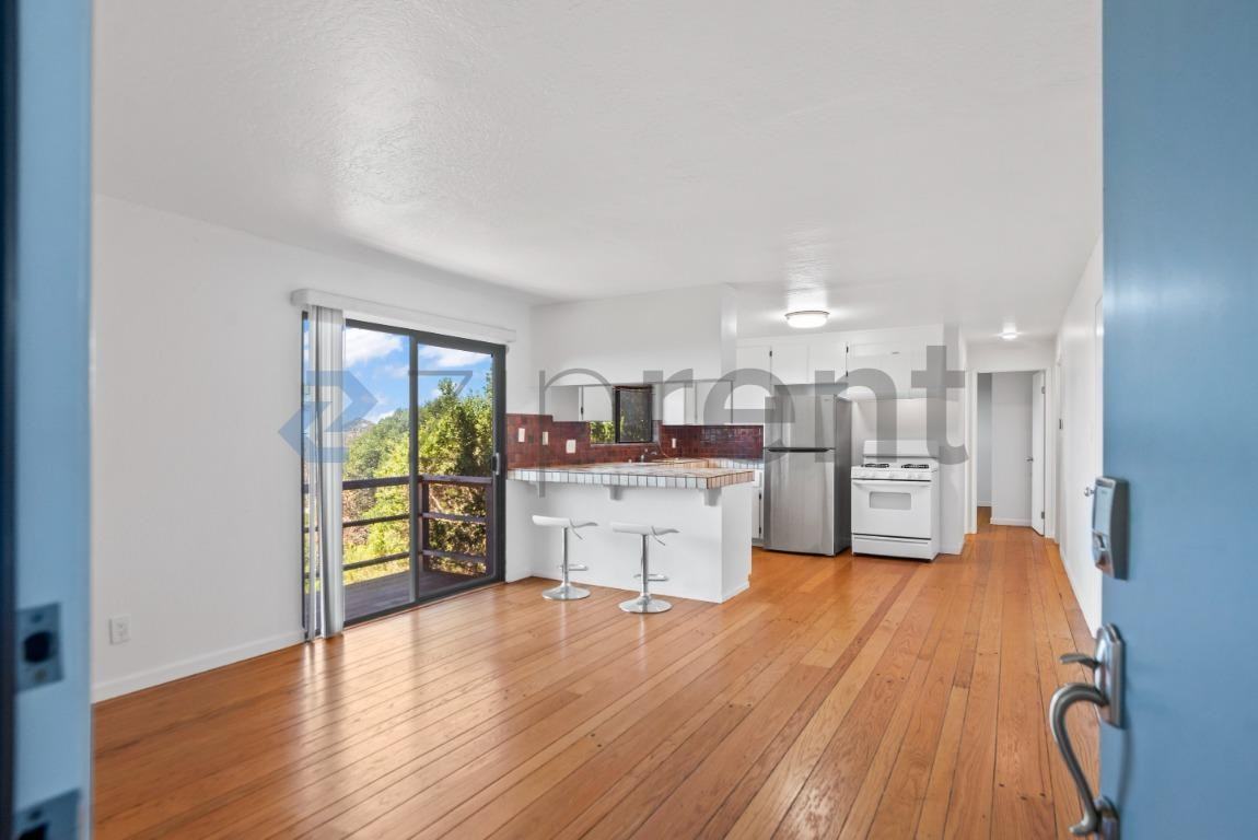 1127 Contra Costa Dr - Photo 5 of 19